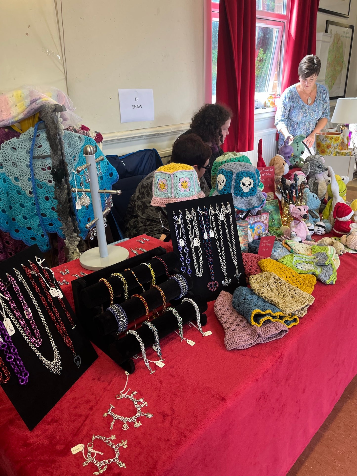 Happy Bee Craft Fairs - book your space now! Specially curated to ensure large range of hand crafted products