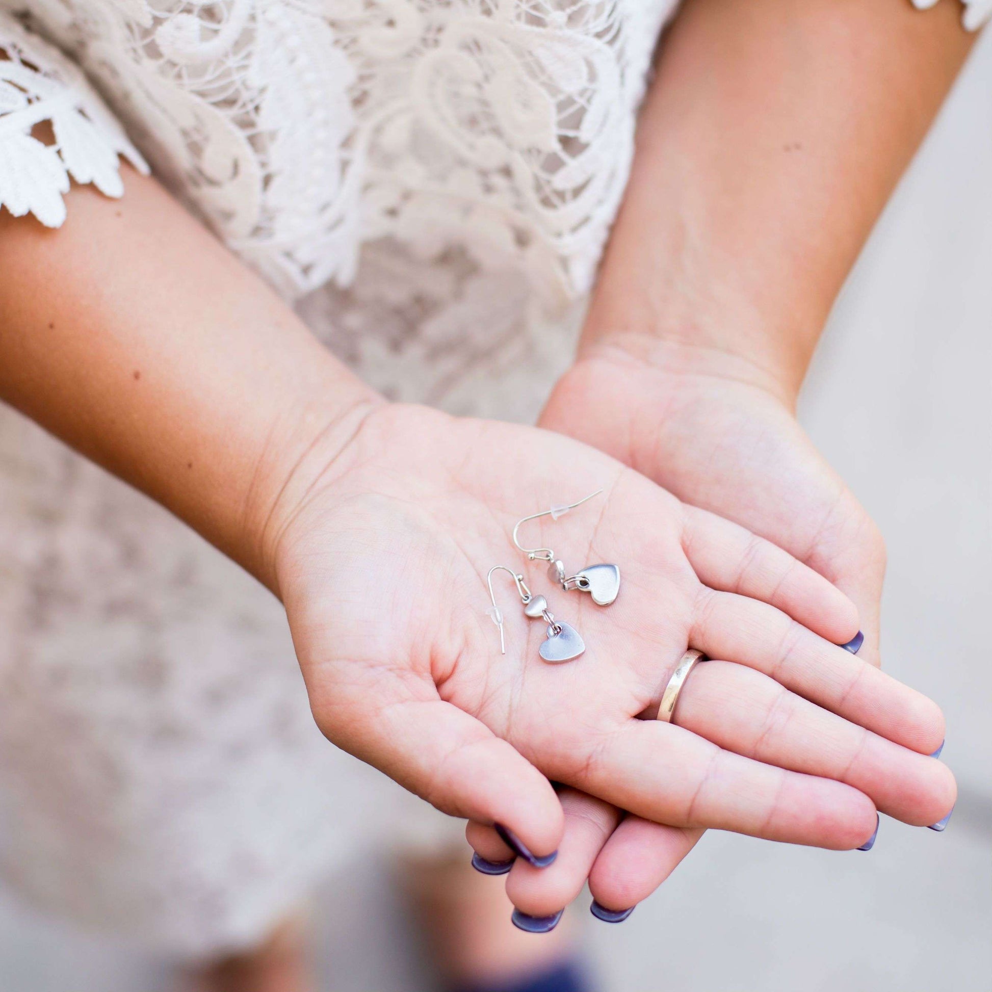 theta_jewellery_Heart Drop Earrings